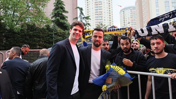 Fenerbahçe Beko, Dörtlü Final için Atina'ya ulaştı