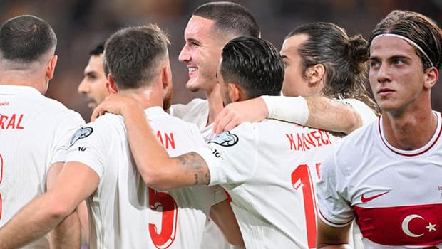 Galatasaray golcü için rotayı milli yıldıza çevirdi!