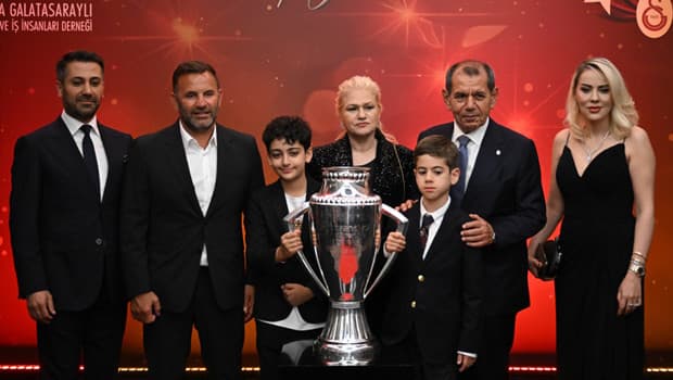 Özbek'ten 27. şampiyonluk mesajı: Topun ağzında!