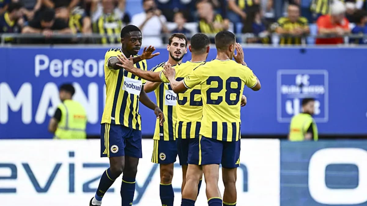 Fenerbahçe, Pogon Szczecin'i 4-0 mağlup etti!