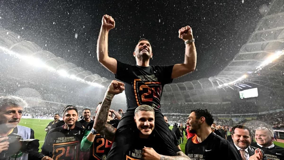 Okan Buruk'tan Icardi'ye duygusal veda mesajı!