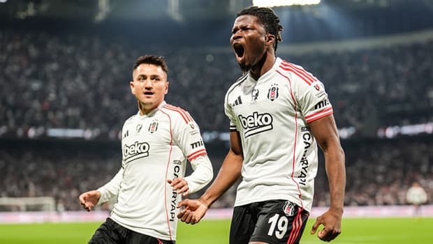 Beşiktaş'ta şok! El Bilal Toure kalma teklifini reddetti