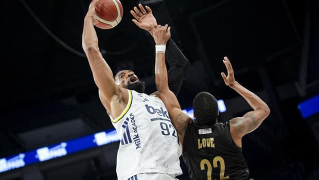 Fenerbahçe Beko yarı finalde, derbi heyecanı başlıyor!