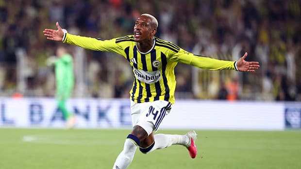 Fenerbahçe'de sezonun ilk golünü Talisca attı!