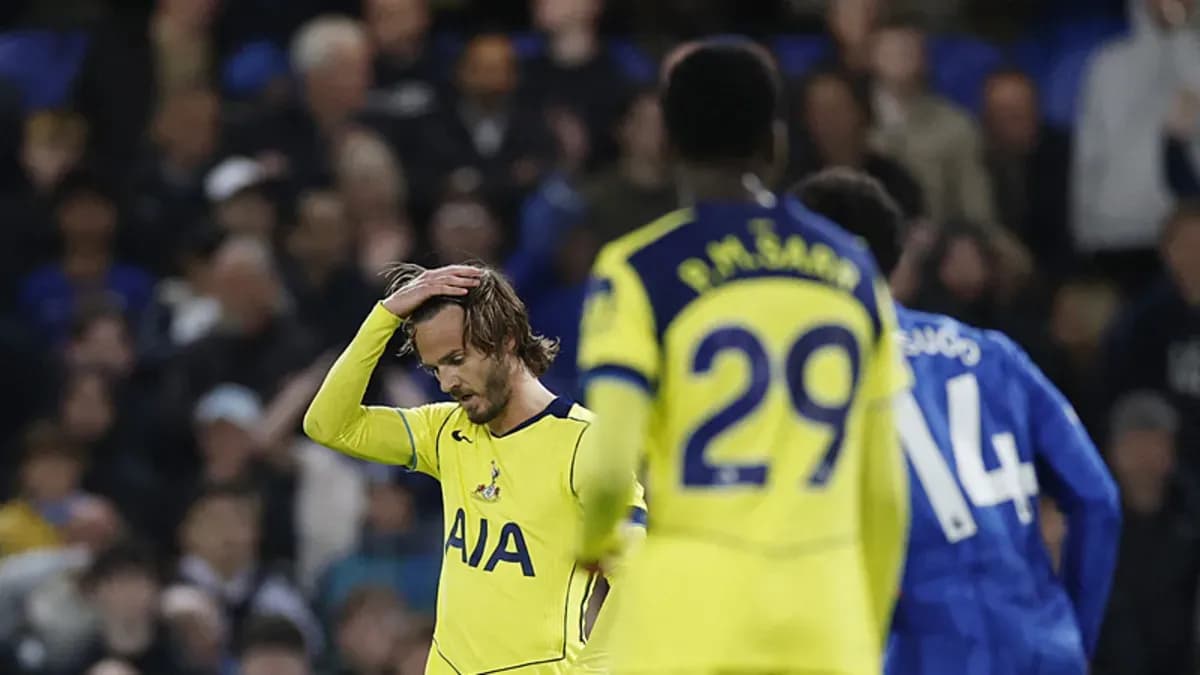 Chelsea, Tottenham'ı 2-1 yenerek rakibinin kabusu oldu