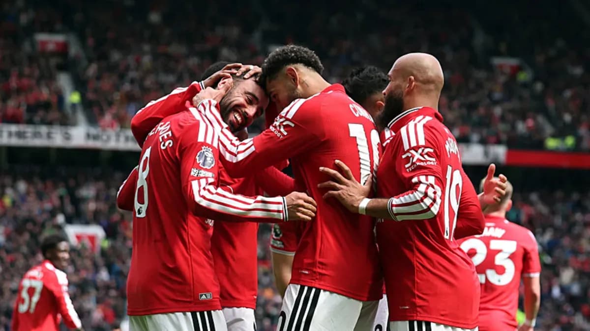 Manchester United, Nottingham Forest'ı 3-2 mağlup etti!