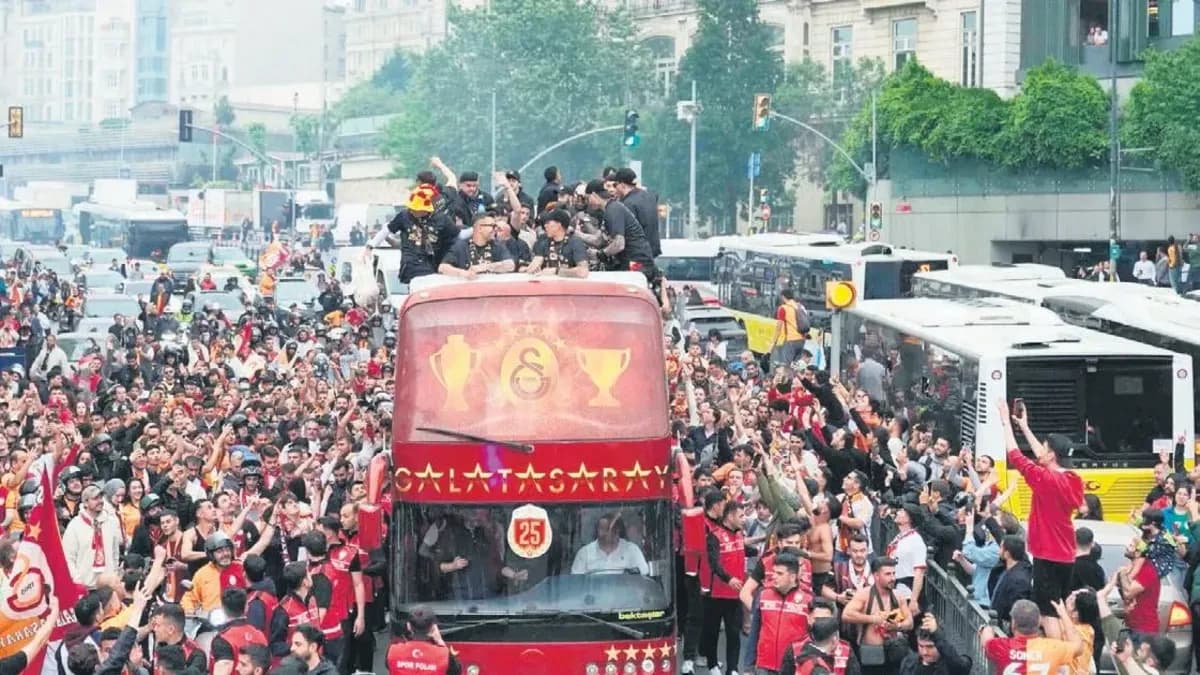 Şampiyon Galatasaray Bu Akşam Kupasına Kavuşuyor