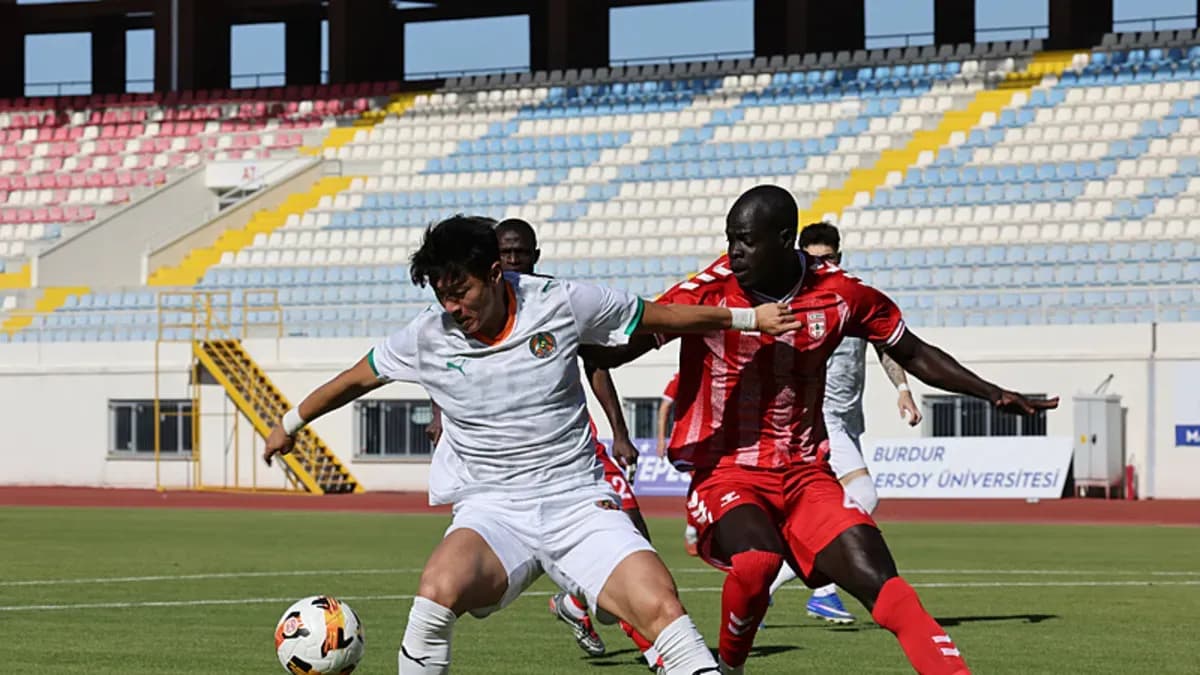 Alanyaspor hazırlık maçında Tikves ile 2-2 berabere kaldı