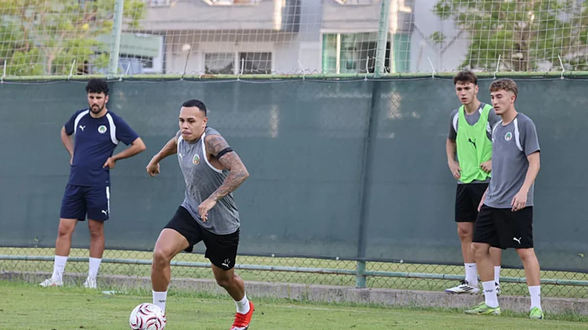 Alanyaspor'da Pereira yönetiminde yeni sezon hazırlıkları