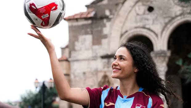 Trabzonspor Kadın Futbol Takımı Benan Altıntaş'ı kadrosuna kattı