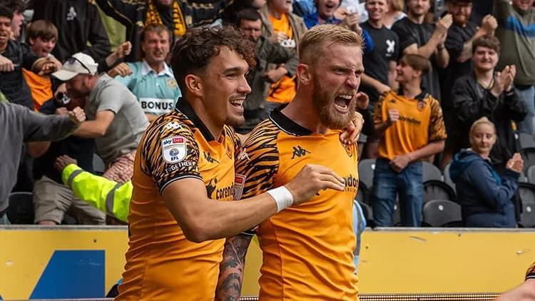 Hull City, Premier Lig'e Manchester United maçıyla geri dönüyor