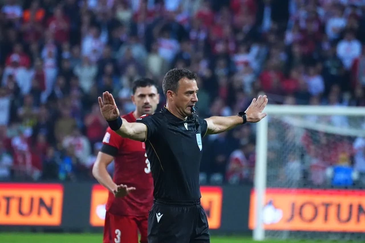Merih Demiral'dan kırmızı kart yorumu: Hakem de emin değildi