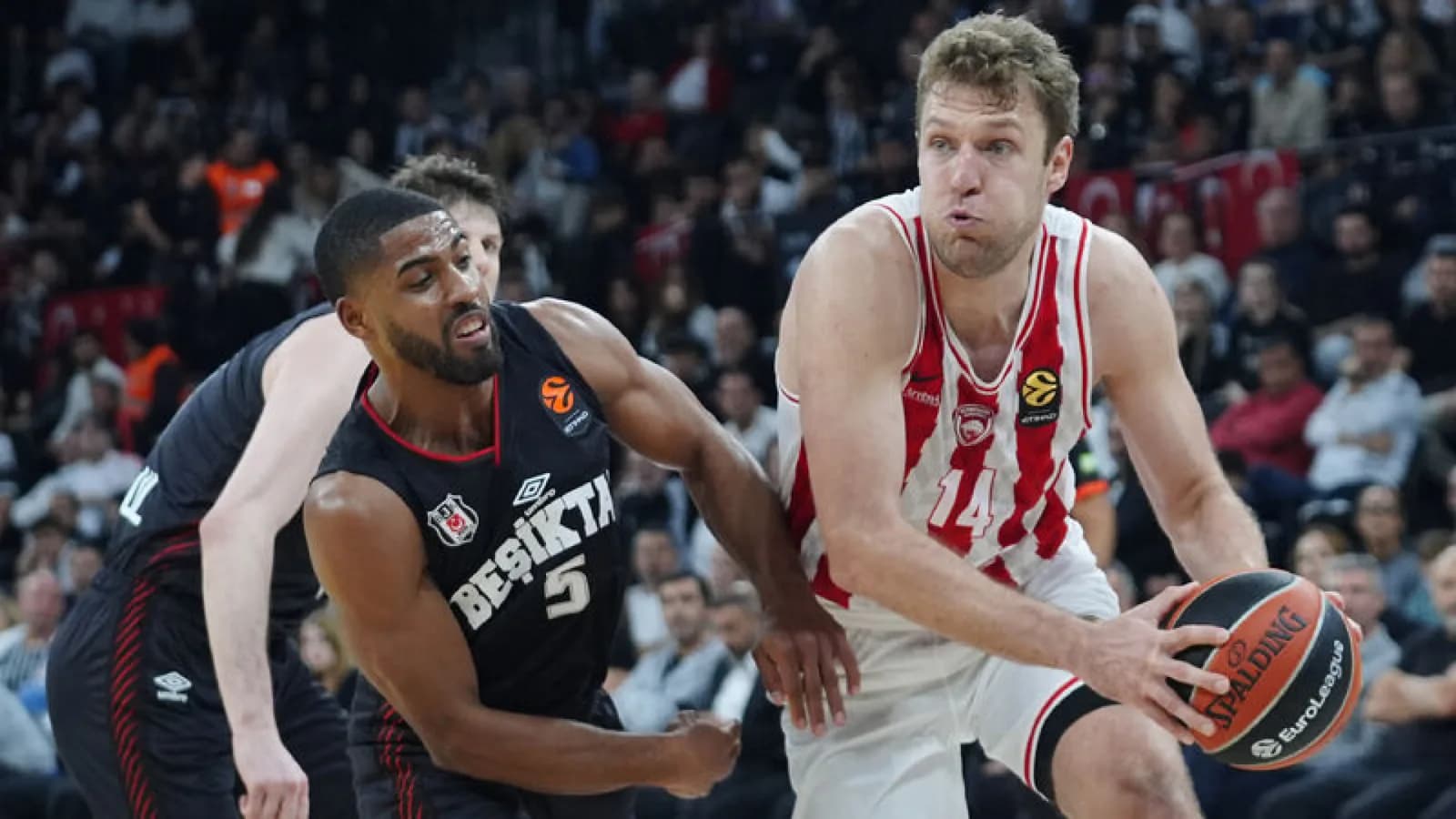 Beşiktaş, EuroLeague'de Olympiakos'a 81-73 mağlup oldu