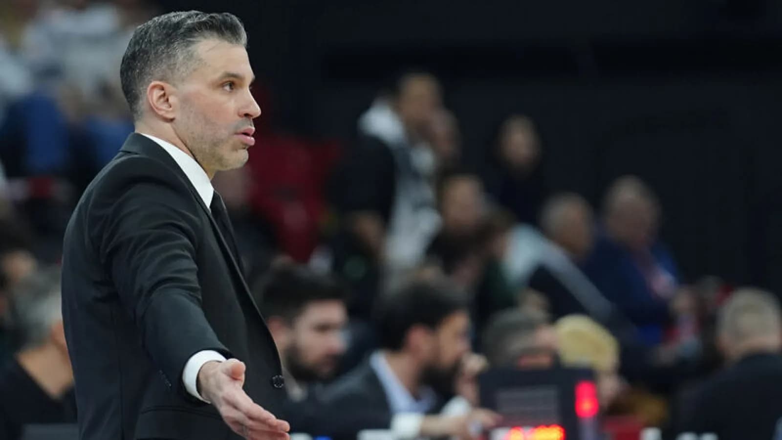Beşiktaş evinde Olympiakos'a 81-73 yenildi, Alimpijevic üzgün