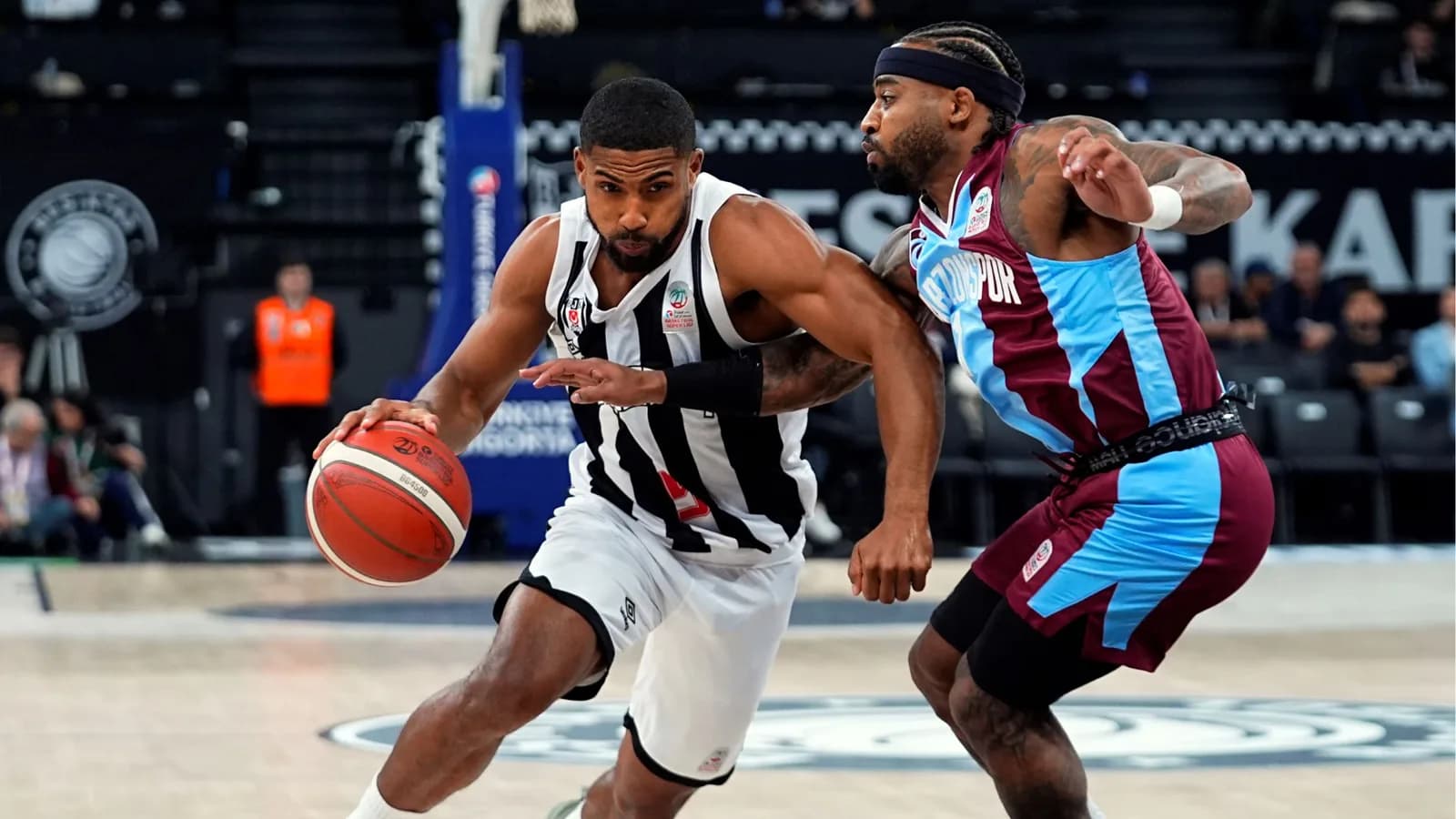 Beşiktaş, Trabzonspor'u 90-81 Yenerek İlk Galibiyetini Aldı