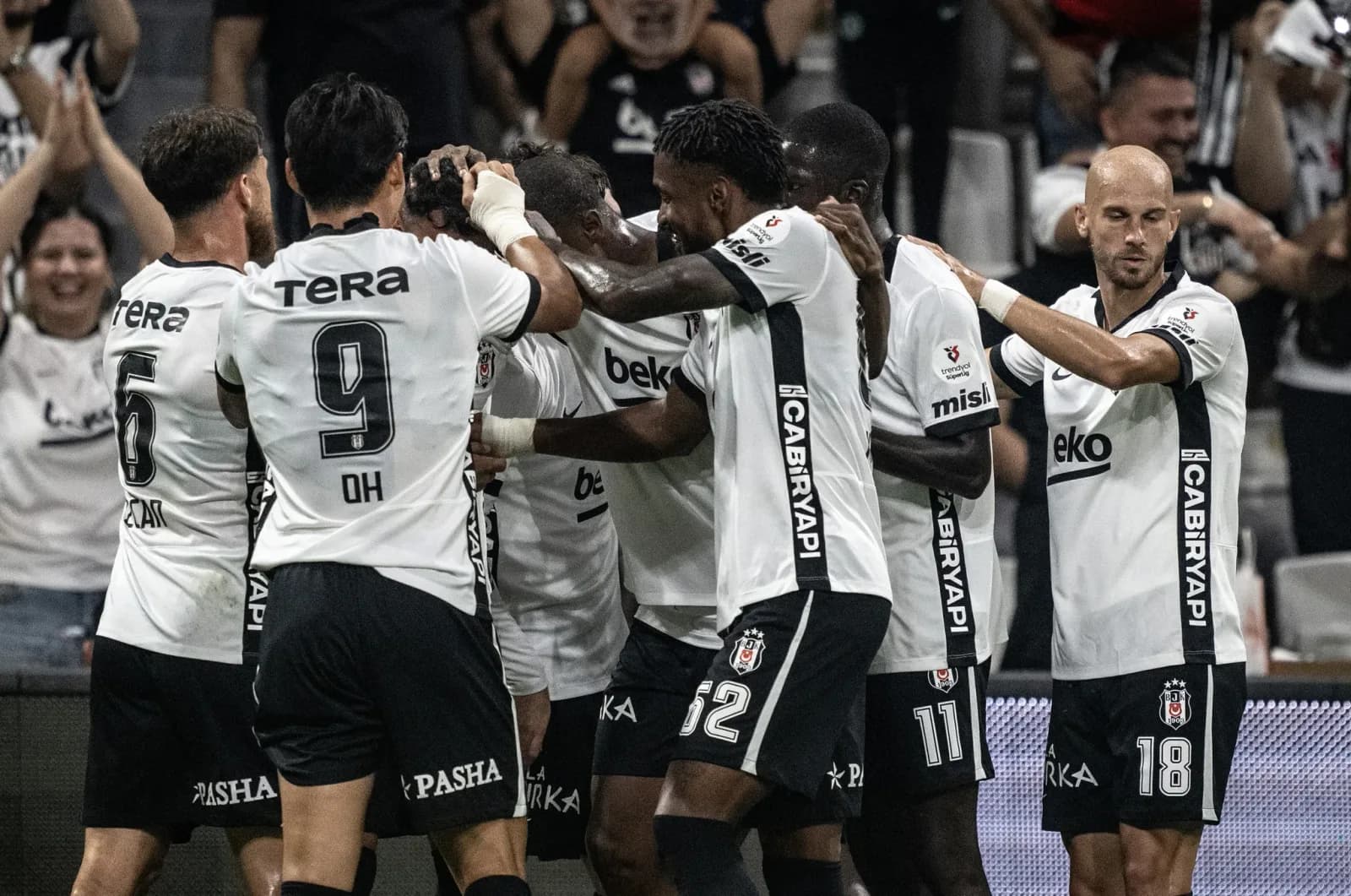 Beşiktaş'ın Trabzonspor kafilesinde Kökçü ve Rashica yok
