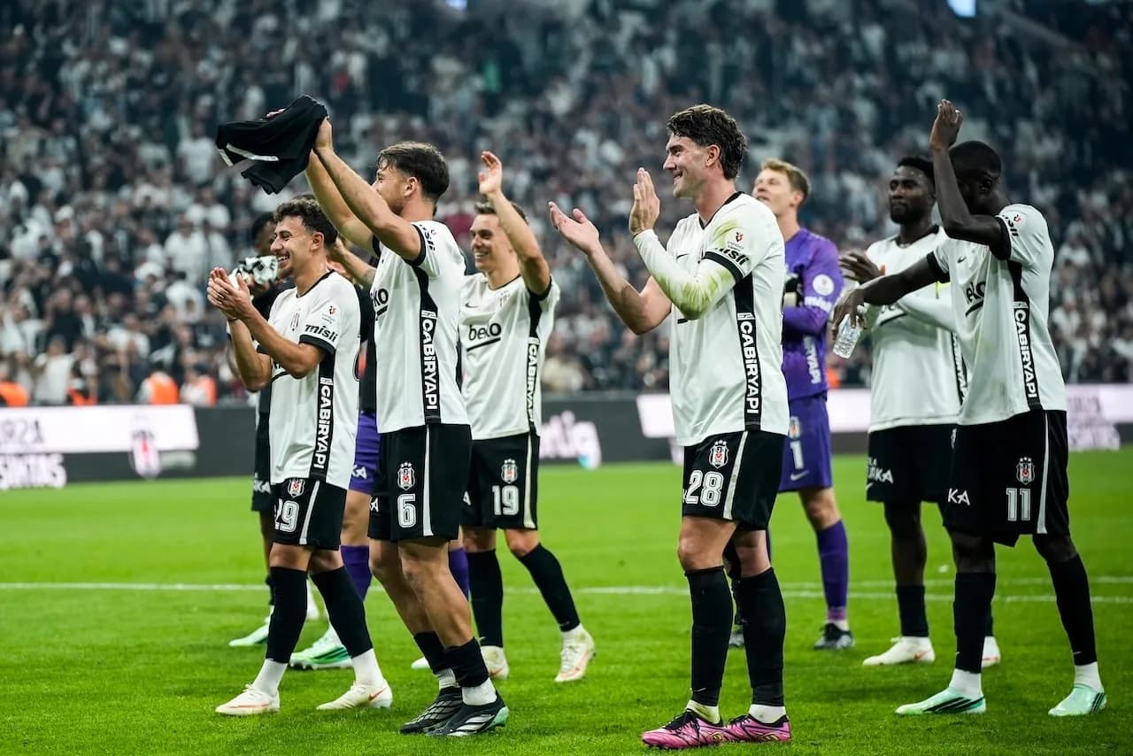 Beşiktaş'ın Trabzonspor kafilesinde Kökçü yok, Cerny var