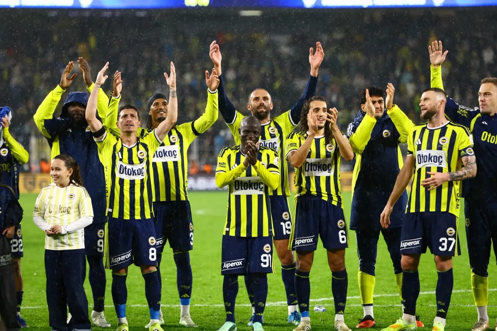 Fenerbahçe, Şampiyonlar Ligi'nde ilk galibiyet için Slavia Prag karşısında