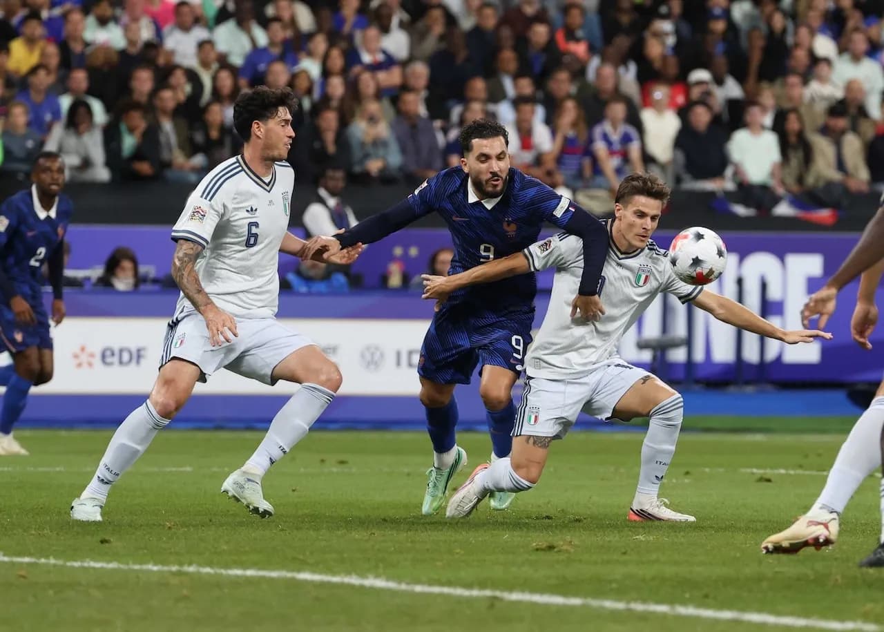 Fransa ile İtalya 1-1 berabere kaldı, Upamecano kırmızı kart gördü