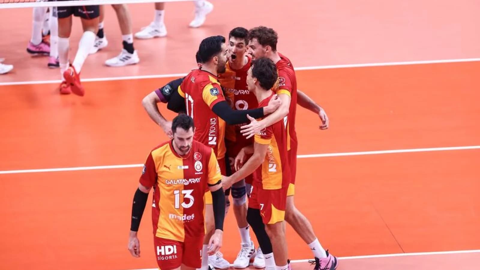 Galatasaray, Ziraat Bankkart'ı 3-1 yenerek Şampiyonlar Kupası'nı kazandı