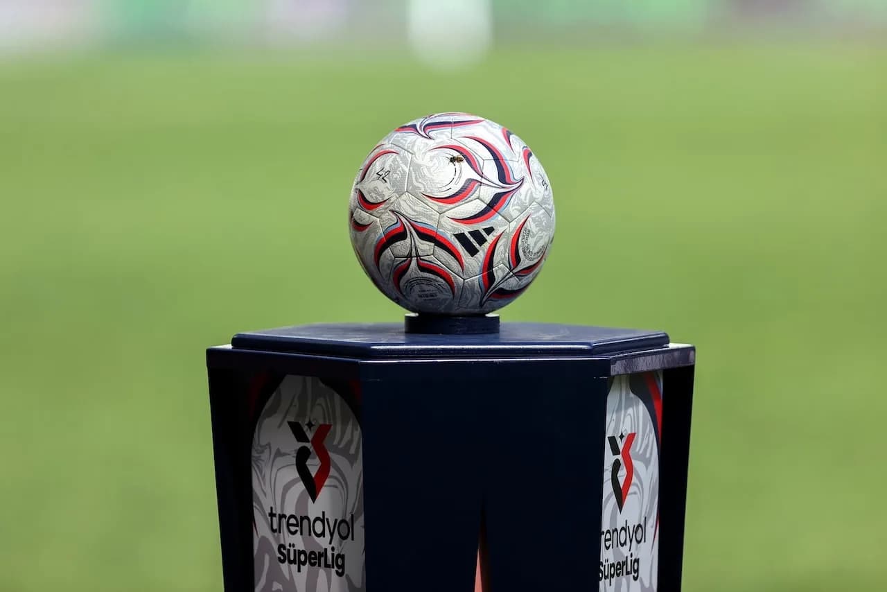 İstanbul'daki Sağanak Fenerbahçe-Alanyaspor Maçını Tehdit Ediyor