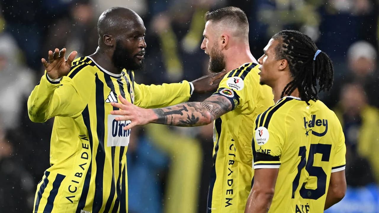 Lukaku, Fenerbahçe'de ilk golünü Alanyaspor'a attı